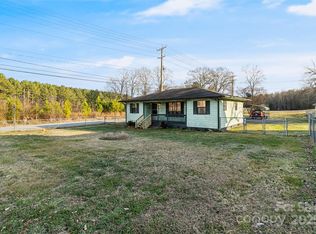 90 2nd St SE, Catawba, NC 28609