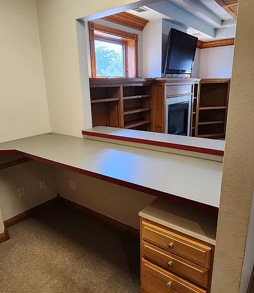 1323 Gillette St — Photo 3