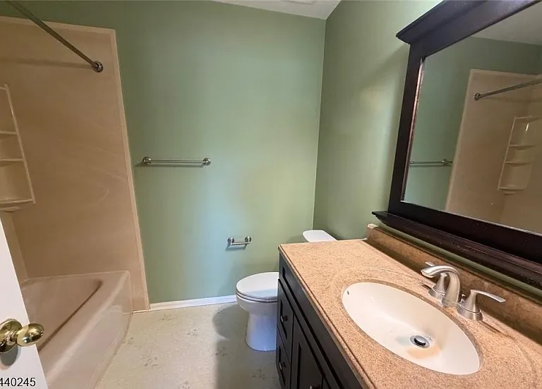 601 Sunshine Ct — Photo 8