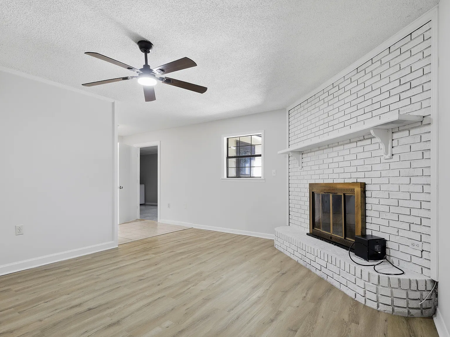 3 bed, 1644 sqft, $2,000 — Photo 2