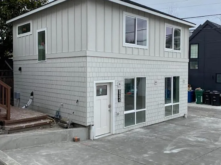 5246 17th Ave NE — Photo 3
