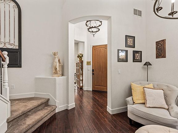 4th image of 2208 Hibiscus Drive