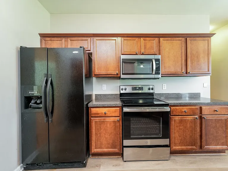 2701 Sedgeview Ln — Photo 8