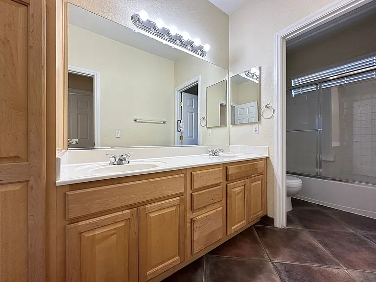 2416 Radio City St — Photo 19