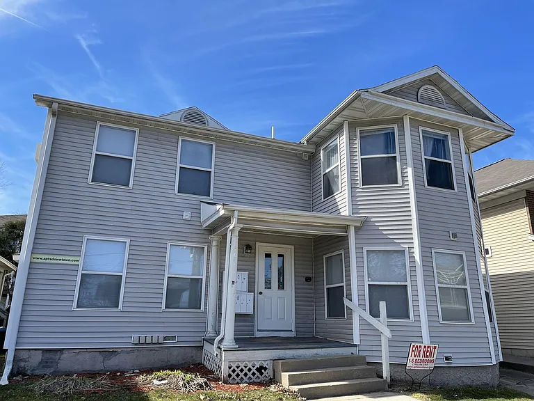 407 N Dubuque St #2 — Photo 1