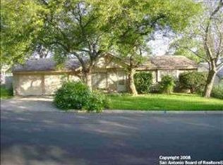 7401 Leading Oaks St, Live Oak, TX 78233