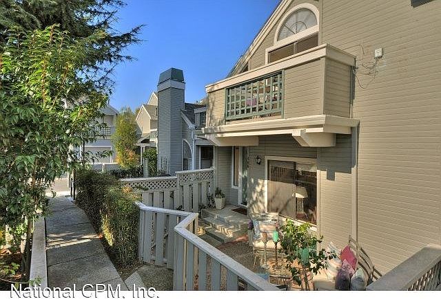 1st image of 466 Mountain Laurel Ct