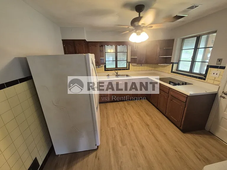 501 Hallam Ave — Photo 7