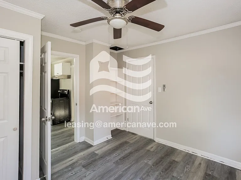 30587_009_main_bedroom_13663429.jpg