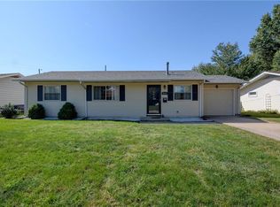 4015 Cambridge Dr, Decatur, IL 62526
