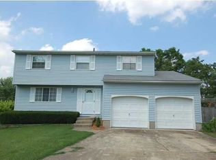 7217 Applegate Ln, Louisville, KY 40228