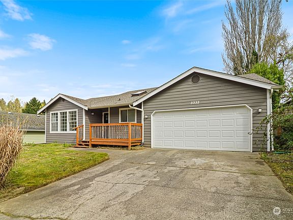 3rd image of 3332 Woodside Court NE
