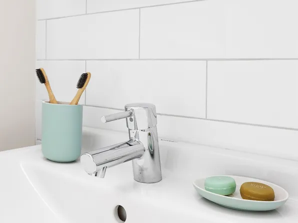 1990 Lexington Avenue image 7 of 8