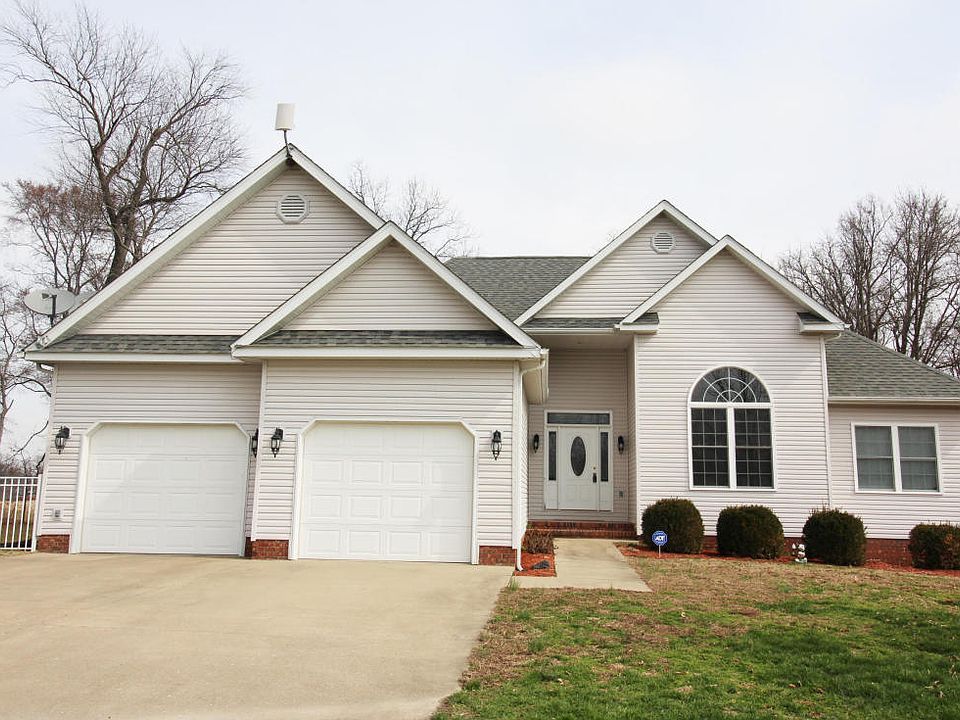 1st image of 1110 Travis Ln