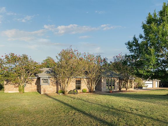 2nd image of 509 Roy Creek Ln