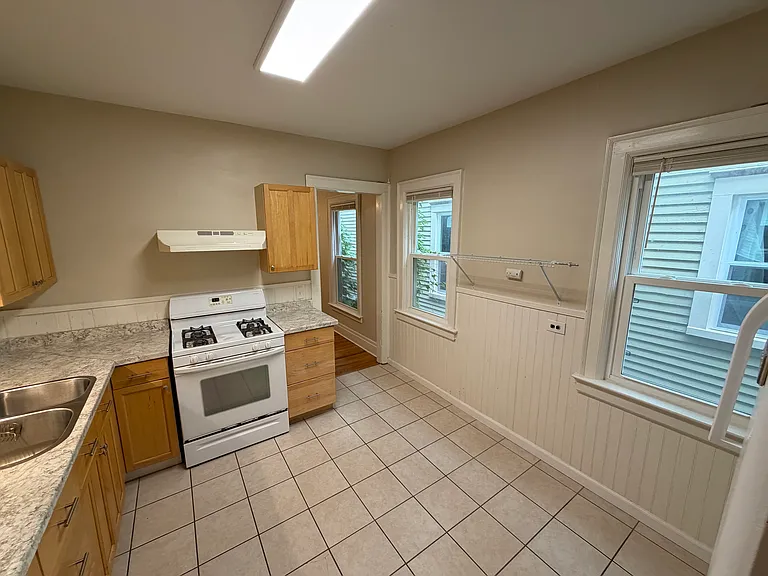 37 Bremen St — Photo 14