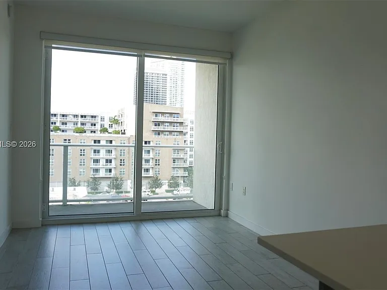 321 NE 26th St #705 — Photo 10