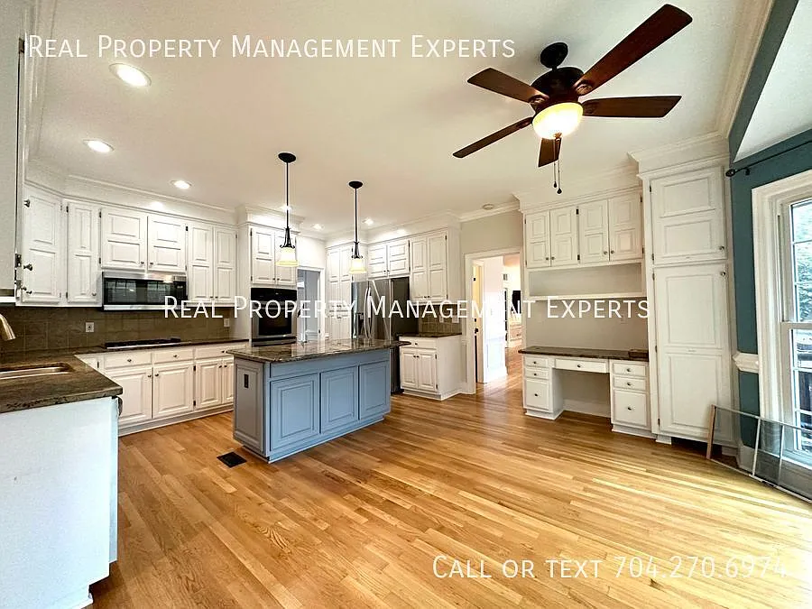 Coming Soon! Beautiful 4 Br/ 3.5 Ba In Matthews! — Photo 3