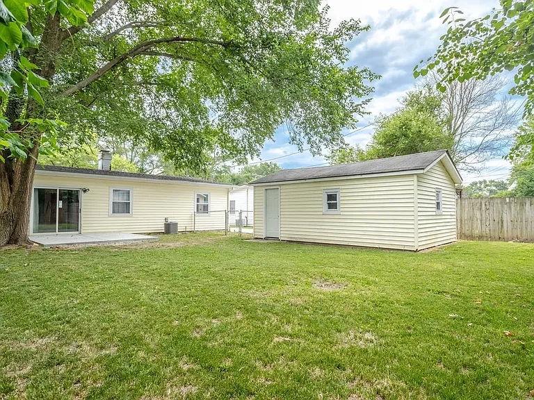 2516 Oxford St — Photo 3