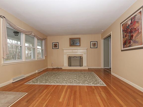 3rd image of 7733 Westwind Ln
