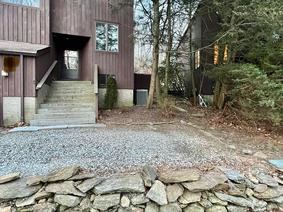 28 Boulder Ln