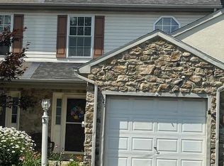 121 Moorland Ct, Lititz, PA 17543