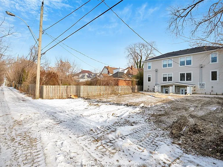 515 Caron Ave #2 — Photo 21