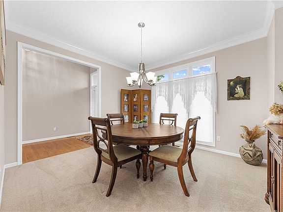 4th image of 602 Ridgewood Dr