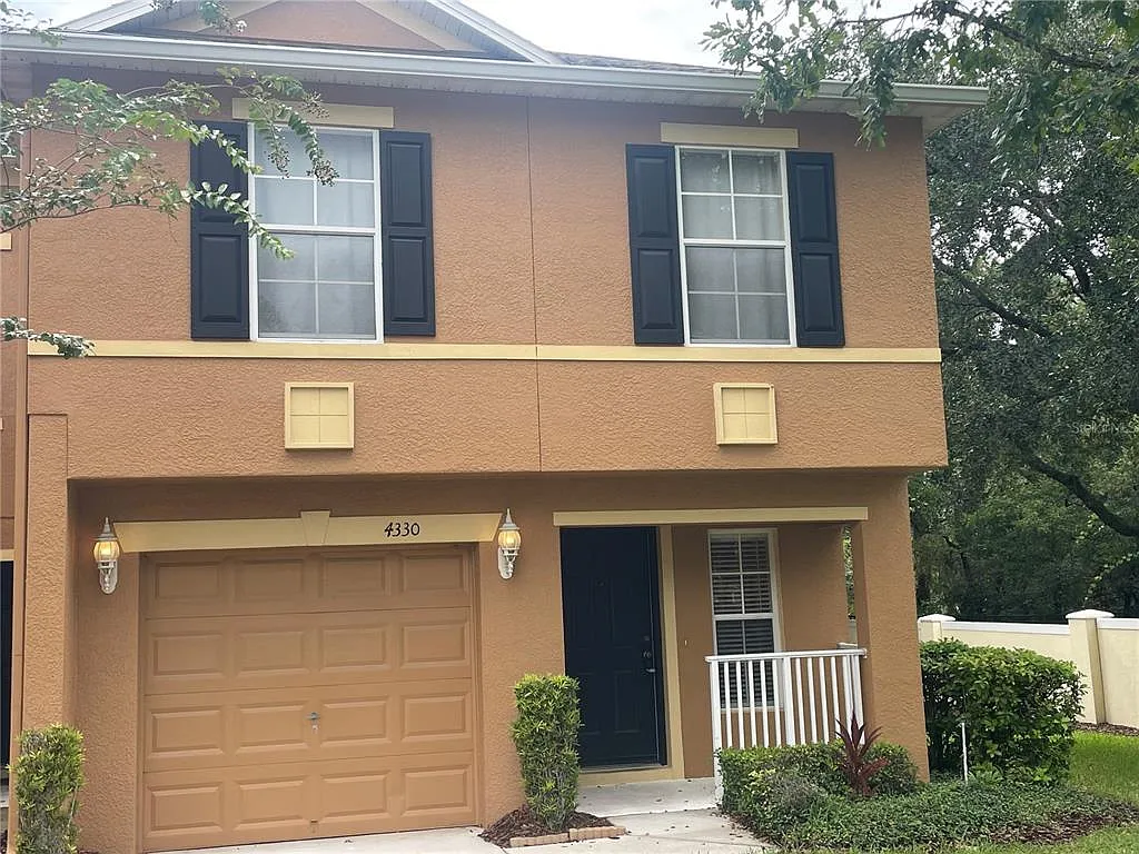 3 bed, 2.5 bath, 1828 sqft, $2,250 — Photo 3
