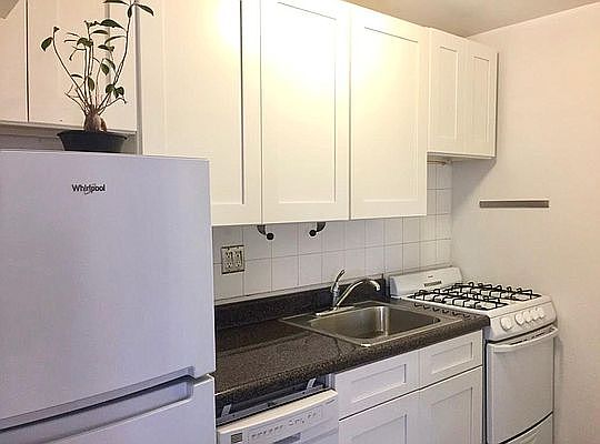 2nd image of 163 Attorney St APT 5B