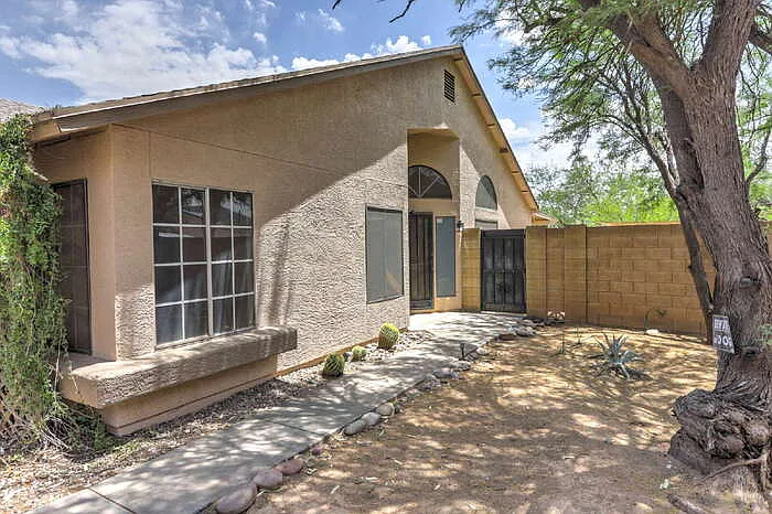 3039 W Calle Levante — Photo 32
