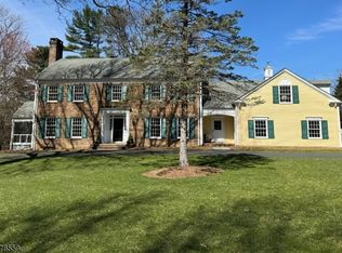 19 Saddle Hill Rd, Far Hills, NJ 07931