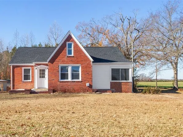 33046 Harvest Dr, Carrsville, VA 23315