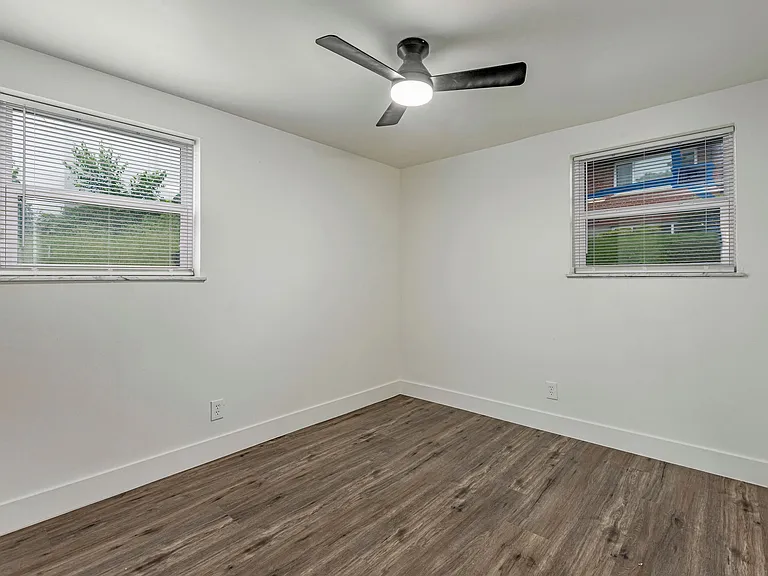 8 Bordeaux Dr #1 — Photo 15