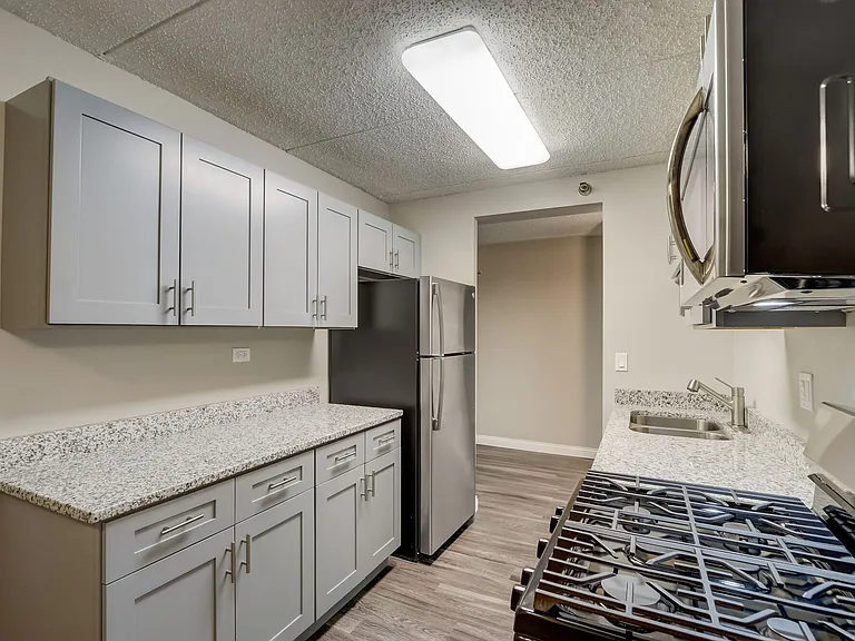 Bartlett Court Apartments — Photo 22