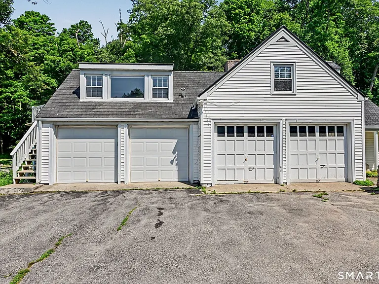 723 Riverbank Rd #GARAGE COTTAGE — Photo 1