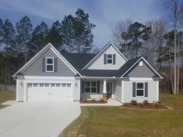 438 Carolina Landing Dr, Zebulon, NC 27597