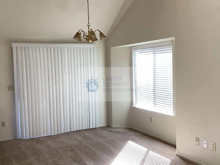 4420 E Orangeburg Ave — Photo 5