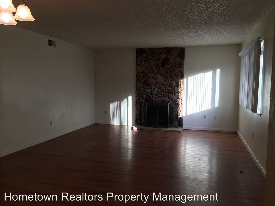 2nd image of 11531 Garnet Way APT 1