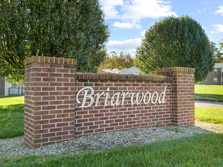 Briarwood Apartments — Photo 4