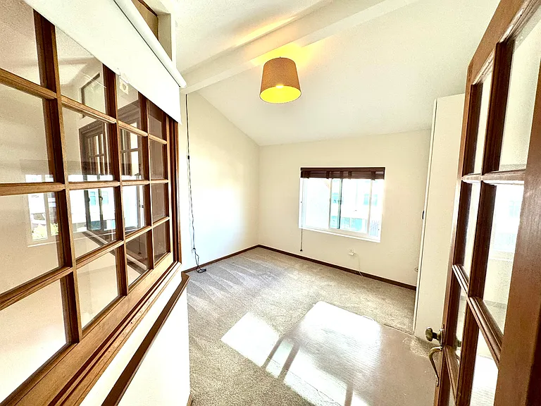 Extra bedroom/guest room/office in the loft.