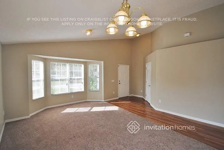 417 Saragassa Ave SW — Photo 2