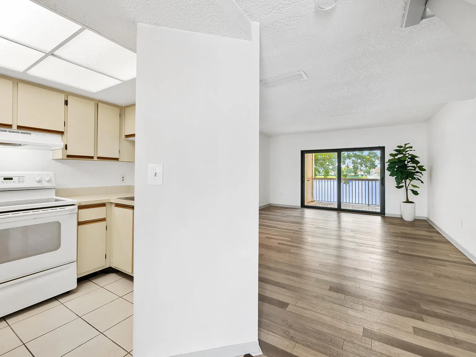 5200 NW 31st Ave — Photo 3