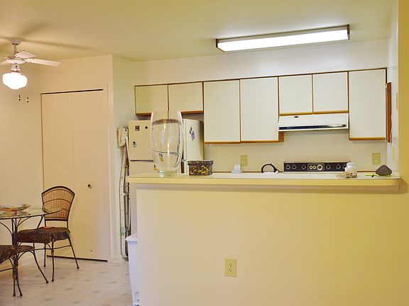 3rd image of 8647 Beekman Pl Unit B