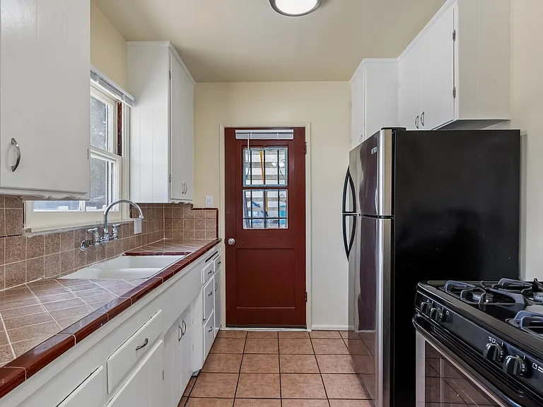 1325 E Wilson Ave #3 — Photo 8