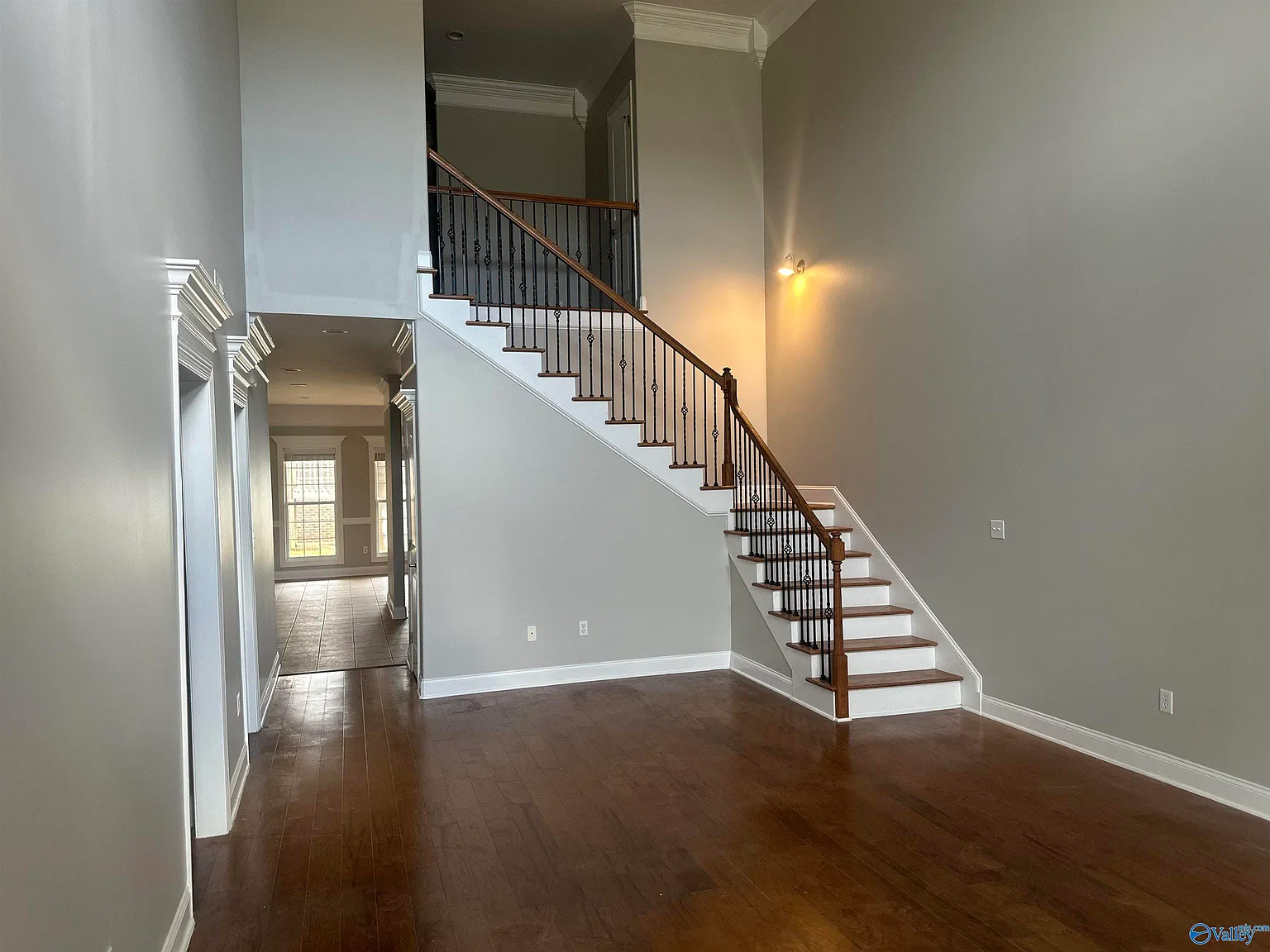5 bed, 4.0 bath, 4184 sqft, $2,400 — Photo 4