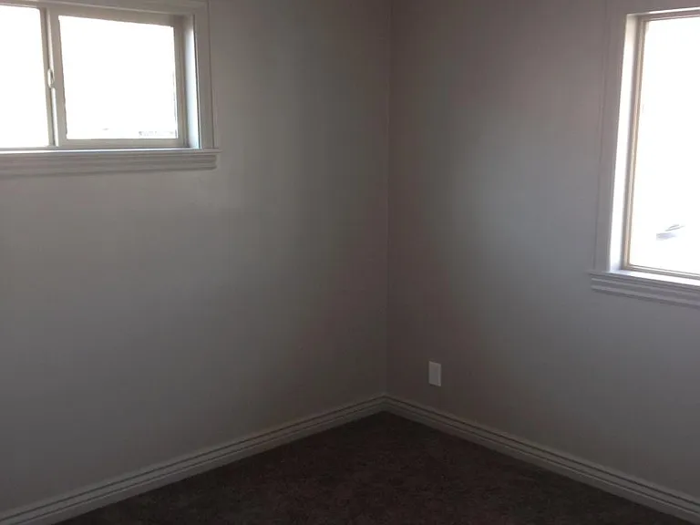 379 N 250 E — Photo 17