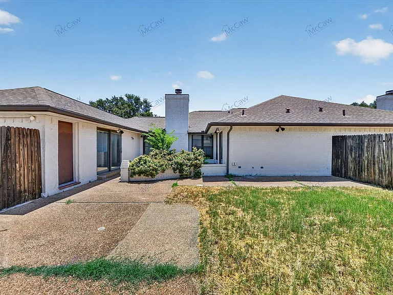 4900 Ledgestone Dr — Photo 27