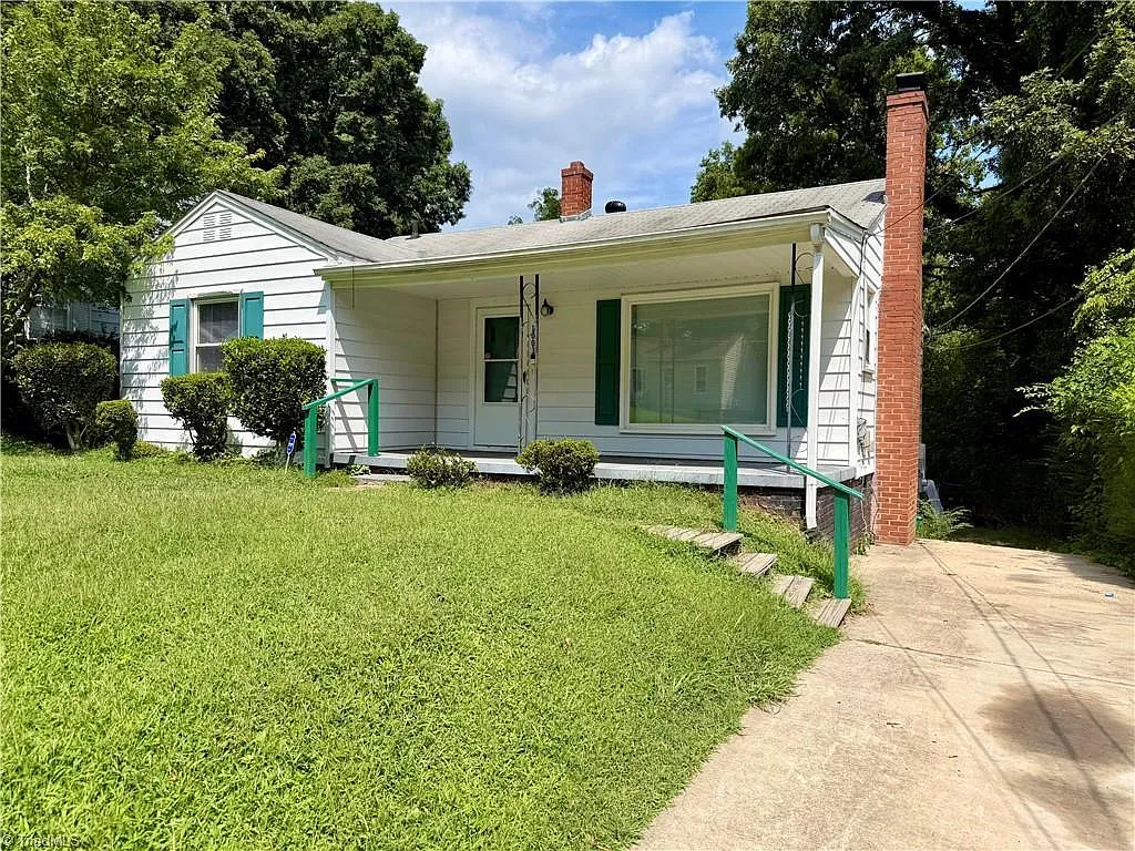 1003 Charlotte Ave — Photo 1