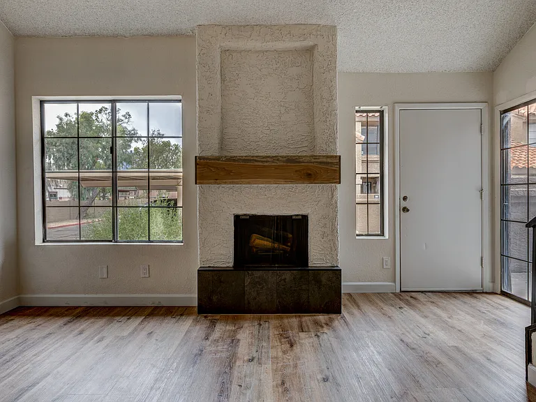819 N College Ave #H120 — Photo 4